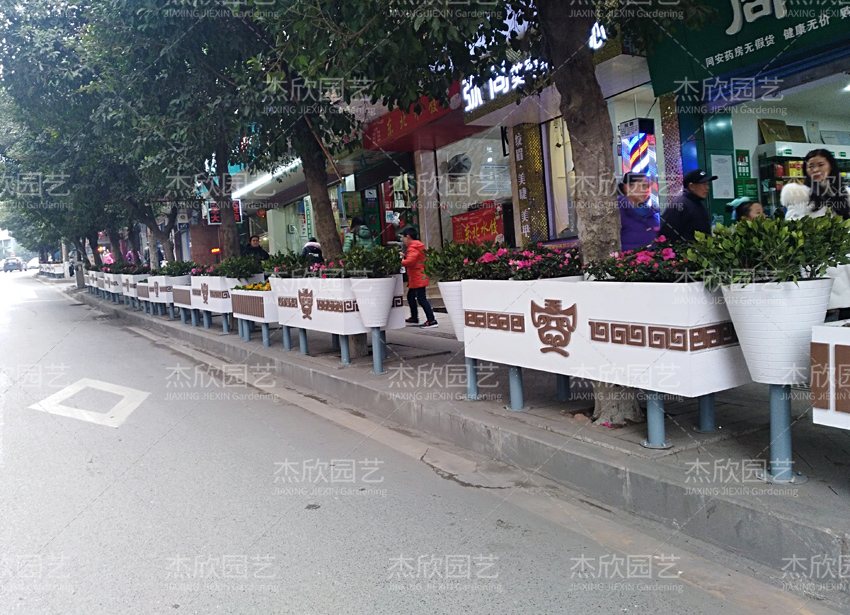 室外花箱道路護(hù)欄，大家一致的選擇！