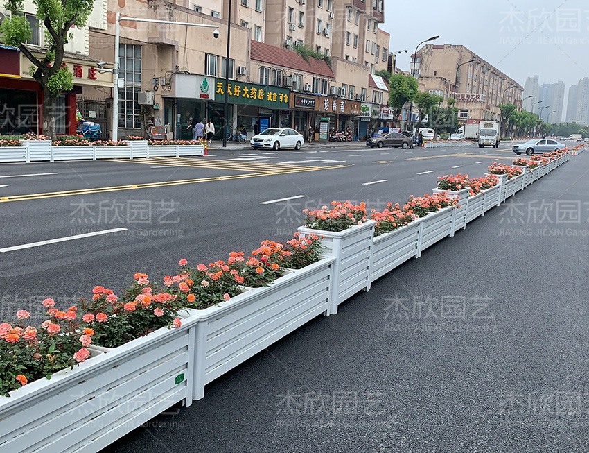 隔離花箱在城市道路中的優(yōu)勢？