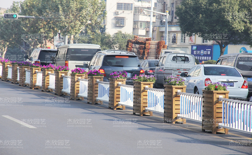 鋁合金花箱價格及規(guī)格是多少？