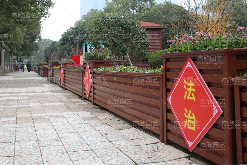仿木花箱有哪些地方優(yōu)于木質(zhì)花箱？