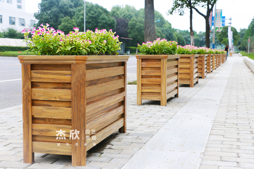 街道花箱在市政使用有哪些優(yōu)勢？