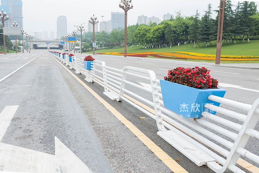 為什么花箱式隔離帶在市政大量使用？